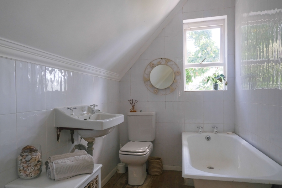 To Let 4 Bedroom Property for Rent in Bokkemanskloof Western Cape